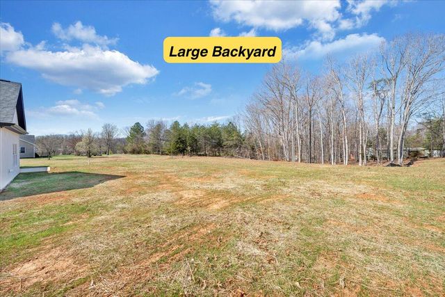 380 Parford LN, Moneta, VA 24121