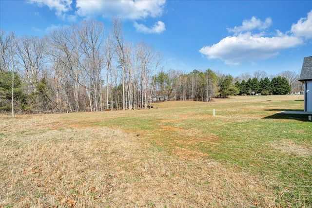 380 Parford LN, Moneta, VA 24121