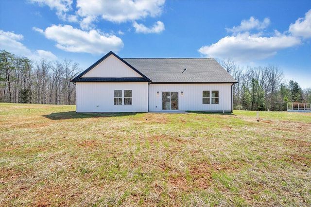 380 Parford LN, Moneta, VA 24121