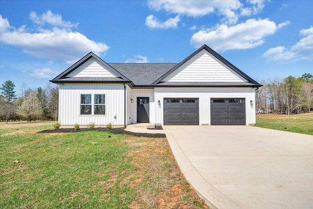 380 Parford LN, Moneta, VA 24121