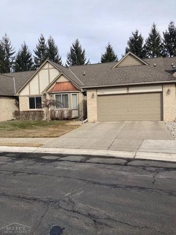 15437 Pebble Pointe Drive, Clinton Twp, MI 48038