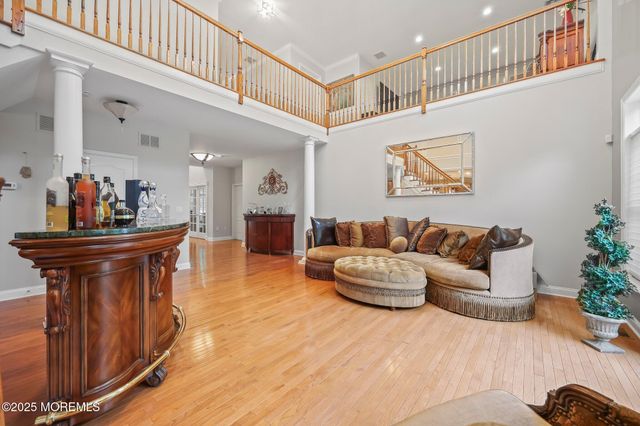 6 Huggins Lane, Manalapan, NJ 07726