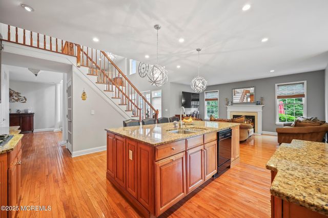 6 Huggins Lane, Manalapan, NJ 07726