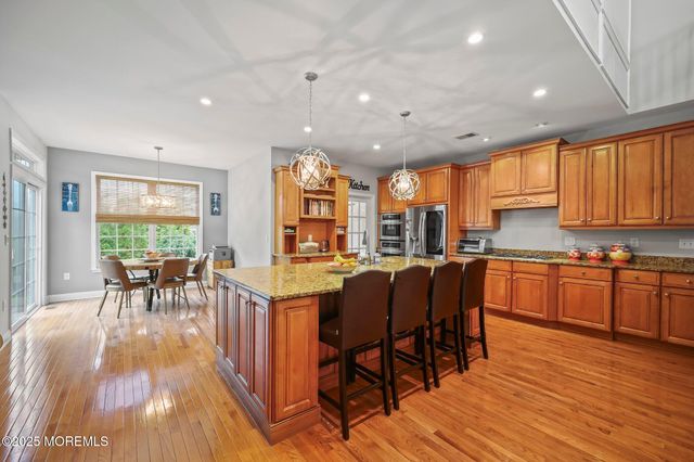 6 Huggins Lane, Manalapan, NJ 07726