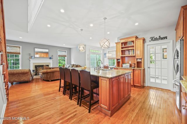 6 Huggins Lane, Manalapan, NJ 07726