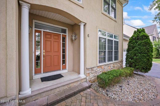 6 Huggins Lane, Manalapan, NJ 07726