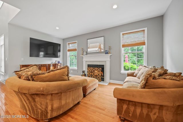 6 Huggins Lane, Manalapan, NJ 07726