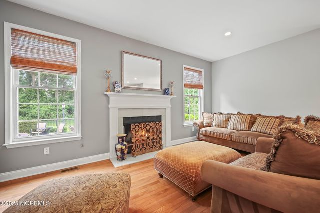 6 Huggins Lane, Manalapan, NJ 07726