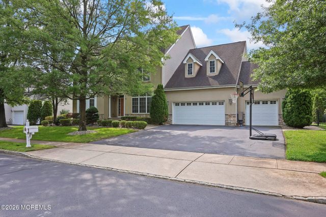 6 Huggins Lane, Manalapan, NJ 07726