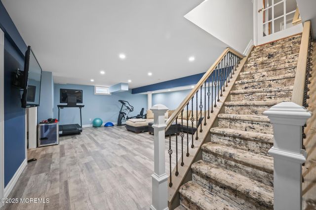 6 Huggins Lane, Manalapan, NJ 07726