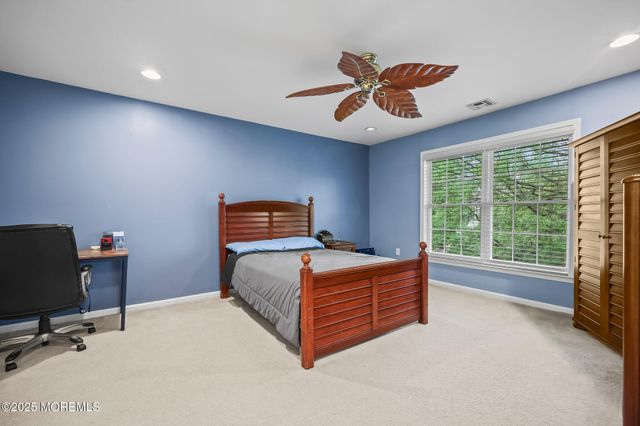 6 Huggins Lane, Manalapan, NJ 07726