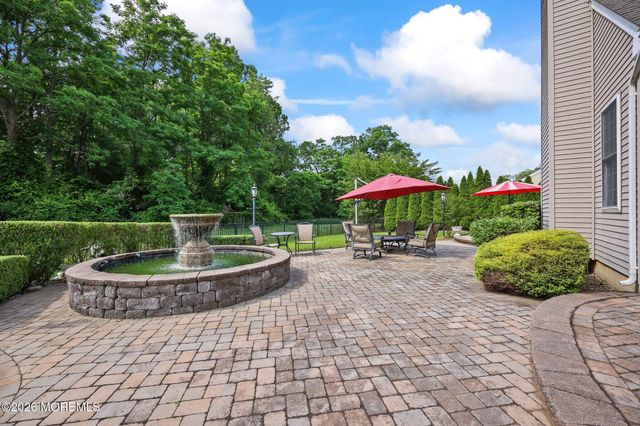 6 Huggins Lane, Manalapan, NJ 07726