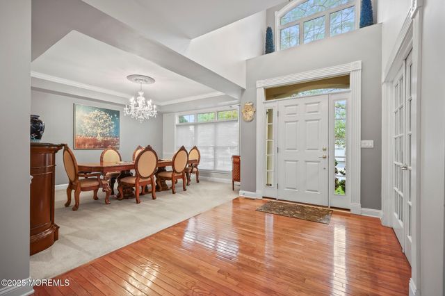 6 Huggins Lane, Manalapan, NJ 07726