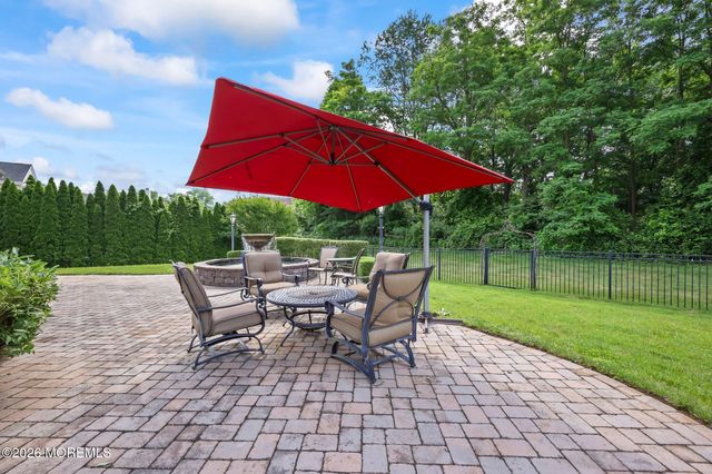 6 Huggins Lane, Manalapan, NJ 07726
