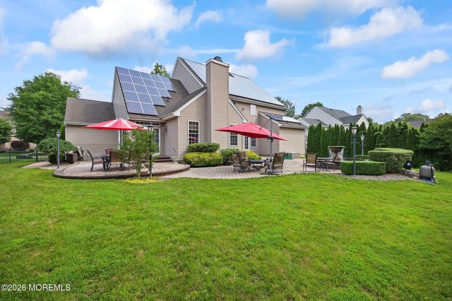 6 Huggins Lane, Manalapan, NJ 07726