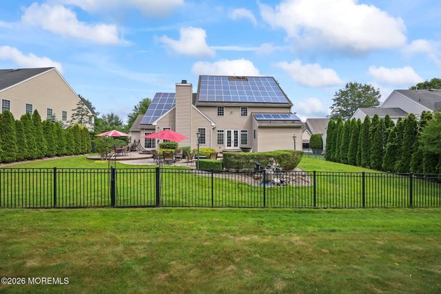 6 Huggins Lane, Manalapan, NJ 07726