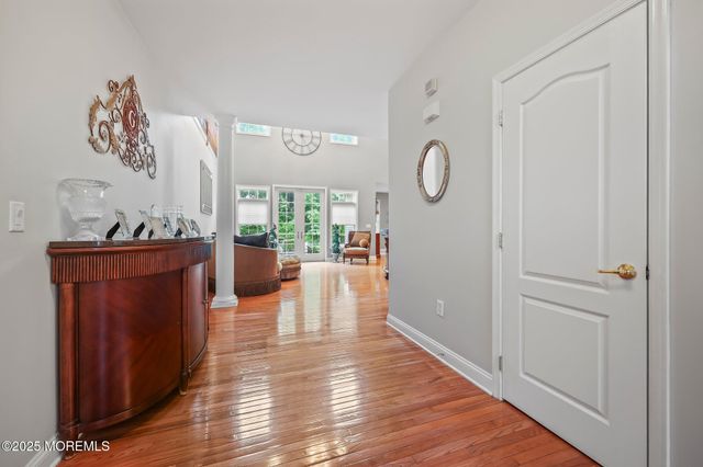 6 Huggins Lane, Manalapan, NJ 07726