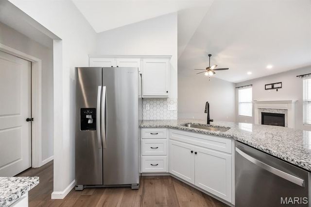 260 Emerald Way W, Granite City, IL 62040
