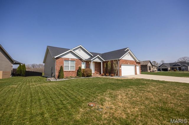 260 Emerald Way W, Granite City, IL 62040