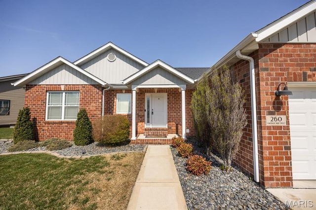 260 Emerald Way W, Granite City, IL 62040