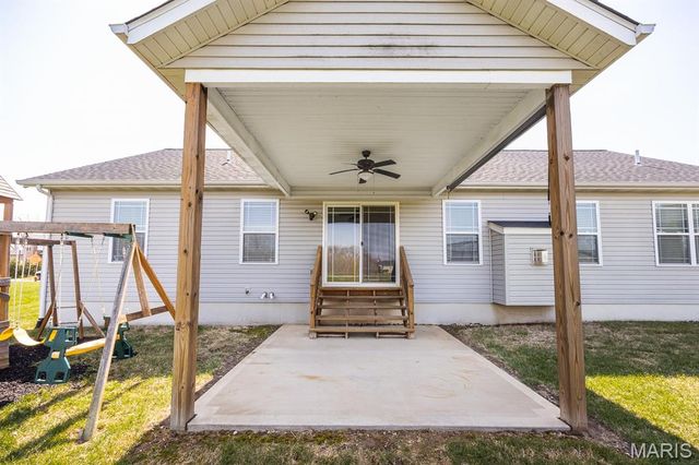 260 Emerald Way W, Granite City, IL 62040