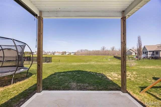 260 Emerald Way W, Granite City, IL 62040