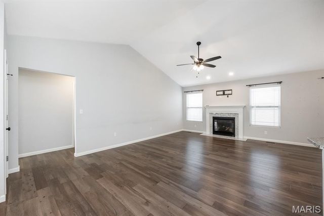 260 Emerald Way W, Granite City, IL 62040