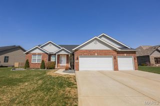 260 Emerald Way W, Granite City, IL 62040