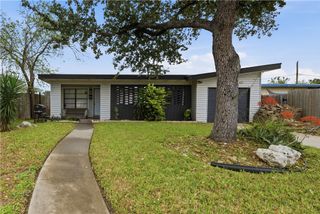 4345 Amherst Dr, Corpus Christi, TX 78412