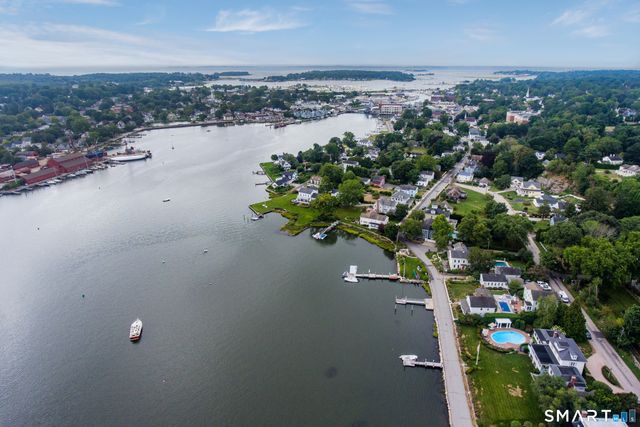 20 Grove Avenue, Groton, CT 06355