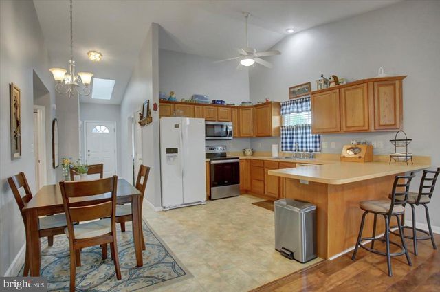 1248 PROGRESS RD, Chambersburg, PA 17201