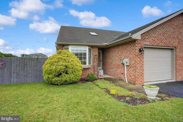 1248 PROGRESS RD, Chambersburg, PA 17201