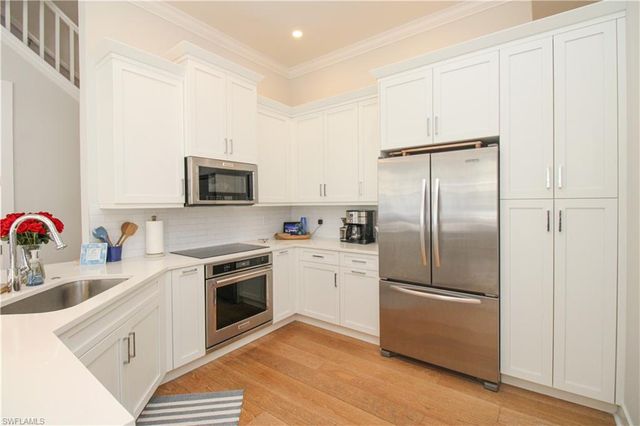 453 8th AVE S 106, Naples, FL 34102