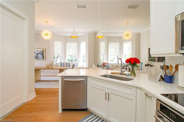 453 8th AVE S 106, Naples, FL 34102