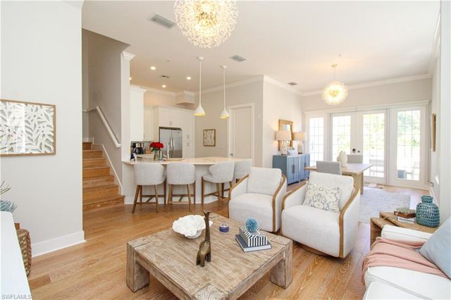 453 8th AVE S 106, Naples, FL 34102