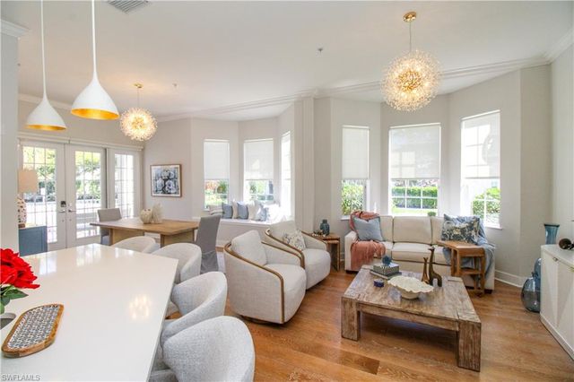 453 8th AVE S 106, Naples, FL 34102
