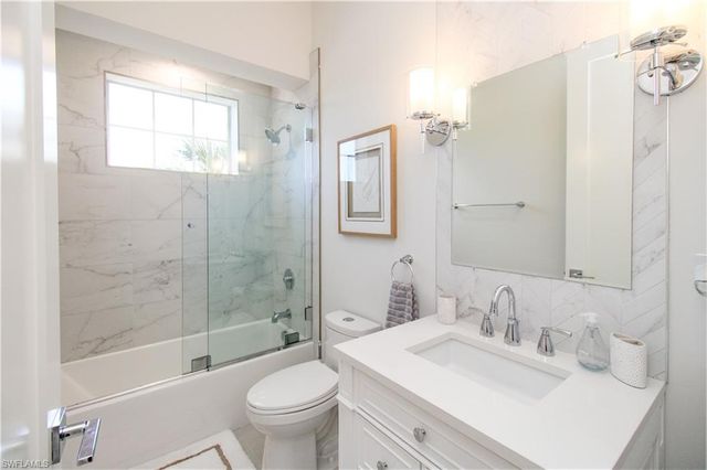 453 8th AVE S 106, Naples, FL 34102