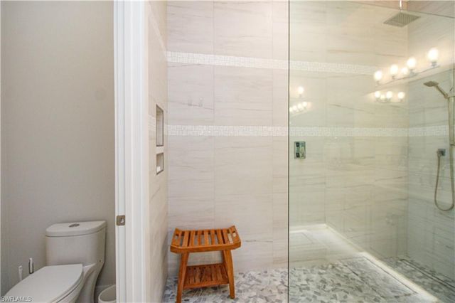 453 8th AVE S 106, Naples, FL 34102