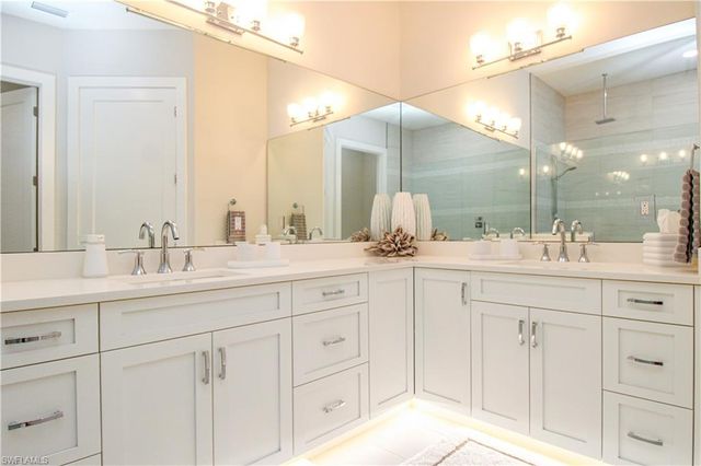 453 8th AVE S 106, Naples, FL 34102