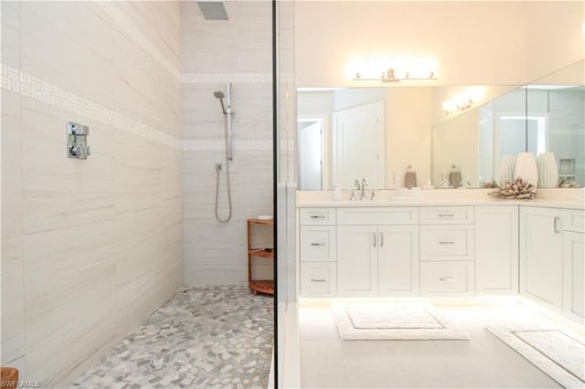 453 8th AVE S 106, Naples, FL 34102