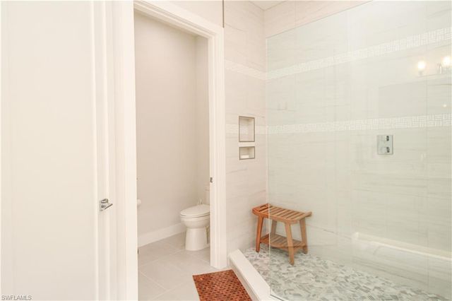 453 8th AVE S 106, Naples, FL 34102