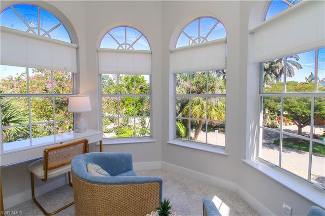 453 8th AVE S 106, Naples, FL 34102