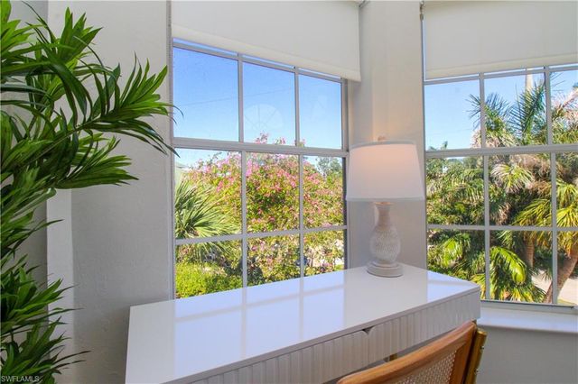 453 8th AVE S 106, Naples, FL 34102
