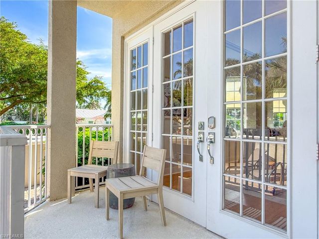 453 8th AVE S 106, Naples, FL 34102