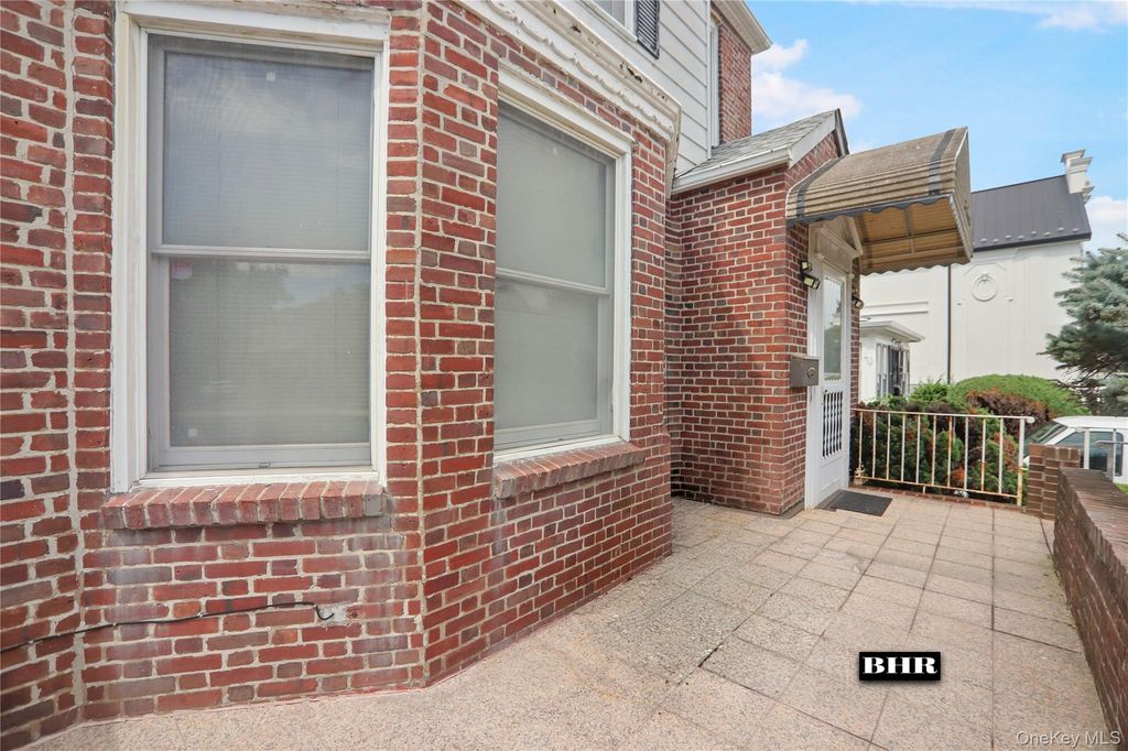 272 Exeter Street, Brooklyn, NY 11235 — photo 3