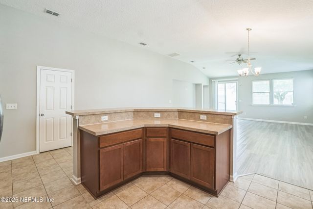 71 AUBURN OAKS Road W, Jacksonville, FL 32218