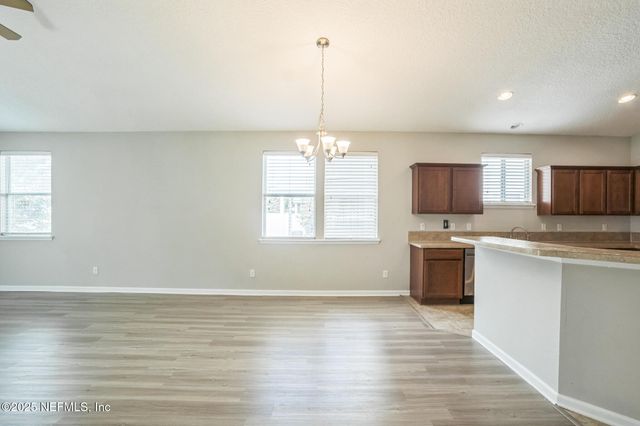 71 AUBURN OAKS Road W, Jacksonville, FL 32218