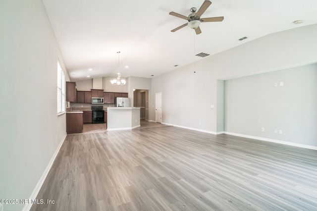 71 AUBURN OAKS Road W, Jacksonville, FL 32218