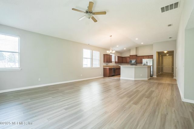 71 AUBURN OAKS Road W, Jacksonville, FL 32218