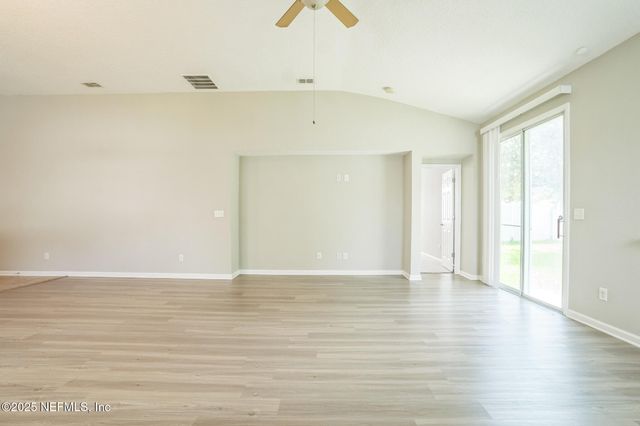 71 AUBURN OAKS Road W, Jacksonville, FL 32218